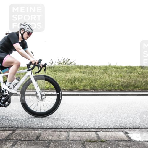21.06.2026 - 29. Vierlanden-Triathlon H.Heesch http://msf.ph/oto/9867520 21.06.2026 10:34:41 Radfahren 92, 166, 178, 219, 350, 363, 414, 554, 560 meine-sportfotos.de