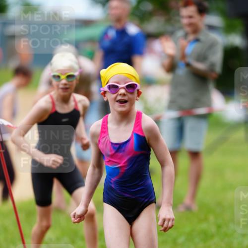 21.06.2026 - 29. Vierlanden-Triathlon LAZAROV Photography http://msf.ph/oto/9867530 21.06.2026 15:02:41 Schwimmen  meine-sportfotos.de