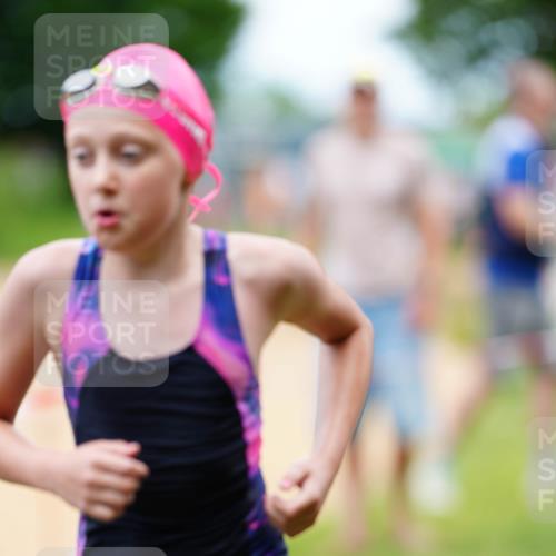 21.06.2026 - 29. Vierlanden-Triathlon LAZAROV Photography http://msf.ph/oto/9867550 21.06.2026 15:02:45 Schwimmen  meine-sportfotos.de