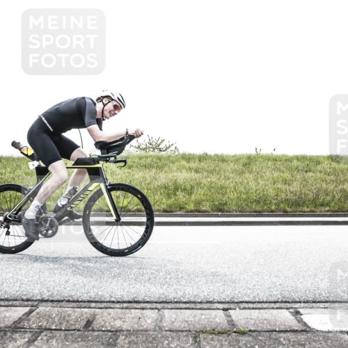 21.06.2026 - 29. Vierlanden-Triathlon H.Heesch http://msf.ph/oto/9867607 21.06.2026 10:35:59 Radfahren 9, 10, 25, 26, 34, 60, 88, 104, 186, 243, 278, 420 meine-sportfotos.de