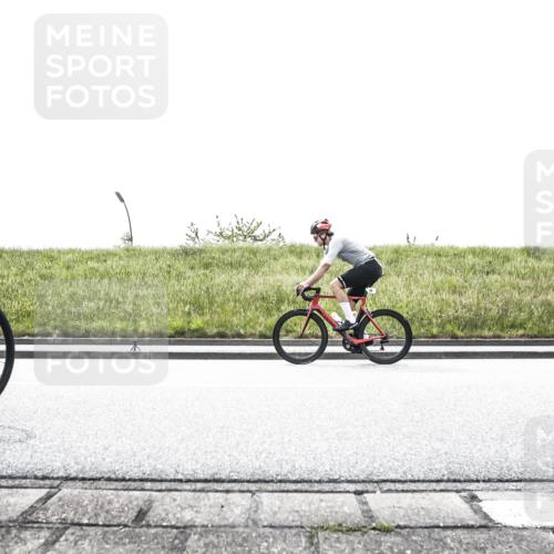 21.06.2026 - 29. Vierlanden-Triathlon H.Heesch http://msf.ph/oto/9867620 21.06.2026 10:36:08 Radfahren 25, 34, 88, 104, 186, 243, 278, 376, 589 meine-sportfotos.de