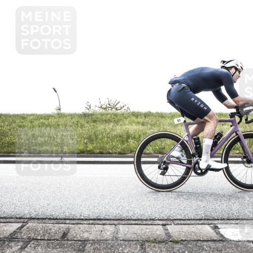 21.06.2026 - 29. Vierlanden-Triathlon H.Heesch http://msf.ph/oto/9867650 21.06.2026 10:36:42 Radfahren 51, 78, 99, 106, 177, 298 meine-sportfotos.de