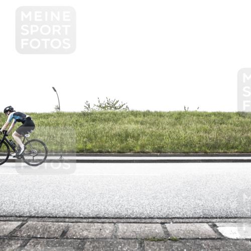 21.06.2026 - 29. Vierlanden-Triathlon H.Heesch http://msf.ph/oto/9867667 21.06.2026 10:37:00 Radfahren 4, 264, 354 meine-sportfotos.de