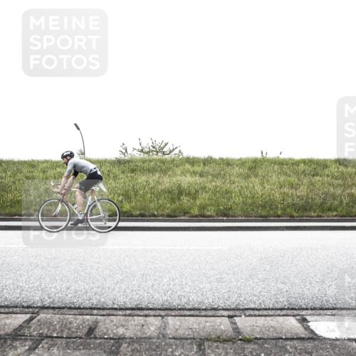 21.06.2026 - 29. Vierlanden-Triathlon H.Heesch http://msf.ph/oto/9867723 21.06.2026 10:37:49 Radfahren 20, 27, 35, 67, 233, 275, 336, 361, 395, 429 meine-sportfotos.de