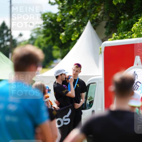 21.06.2026 - 29. Vierlanden-Triathlon LAZAROV Photography http://msf.ph/oto/9867737 21.06.2026 15:34:23 Ziel  meine-sportfotos.de