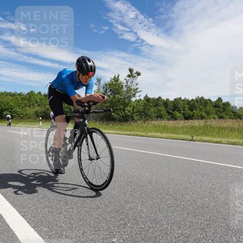 21.06.2026 - Viking Triathlon Michael Burmester http://msf.ph/oto/9867758 21.06.2026 11:41:09 Radfahren 26, 96, 136, 247, 287, 287, 317, 467, 467, 658 meine-sportfotos.de
