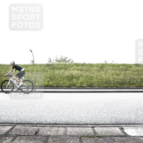 21.06.2026 - 29. Vierlanden-Triathlon H.Heesch http://msf.ph/oto/9867762 21.06.2026 10:38:24 Radfahren 212, 344, 371 meine-sportfotos.de