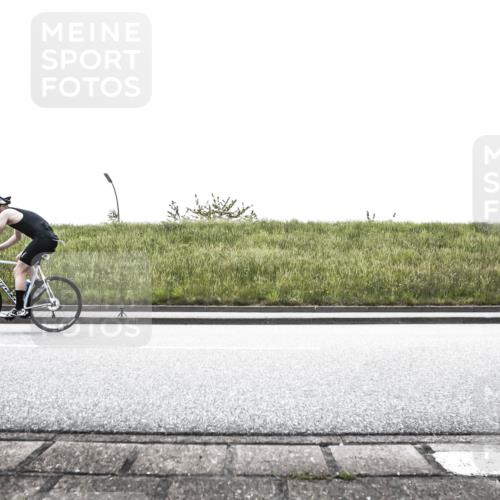 21.06.2026 - 29. Vierlanden-Triathlon H.Heesch http://msf.ph/oto/9867780 21.06.2026 10:38:53 Radfahren 56, 82, 175, 225 meine-sportfotos.de