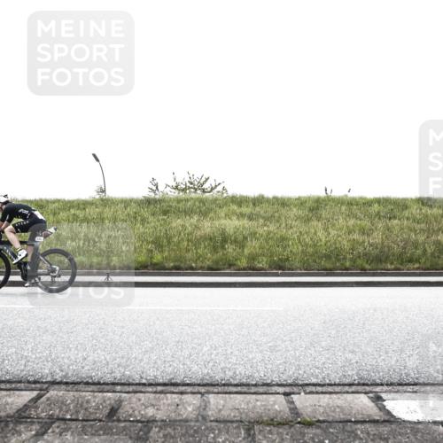 21.06.2026 - 29. Vierlanden-Triathlon H.Heesch http://msf.ph/oto/9867786 21.06.2026 10:39:02 Radfahren 175, 225 meine-sportfotos.de