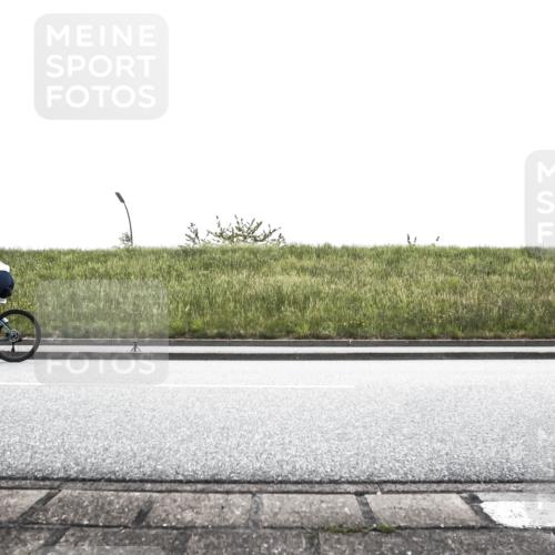 21.06.2026 - 29. Vierlanden-Triathlon H.Heesch http://msf.ph/oto/9867807 21.06.2026 10:39:45 Radfahren 23, 30, 142, 198, 277, 431, 454 meine-sportfotos.de