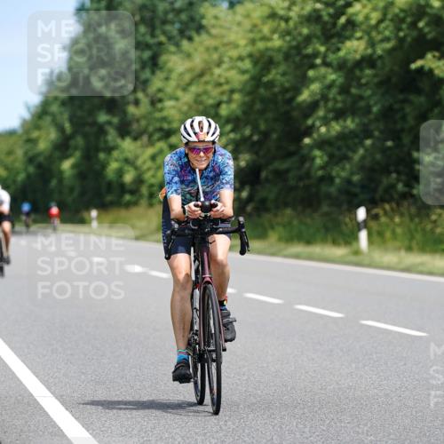 21.06.2026 - Viking Triathlon Michael Burmester http://msf.ph/oto/9867835 21.06.2026 12:21:37 Radfahren 100, 100, 102, 147, 161, 202, 214, 234, 249, 275, 399, 465, 469, 475, 505, 508, 533, 624, 632, 650 meine-sportfotos.de