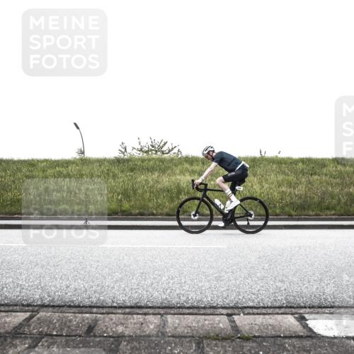 21.06.2026 - 29. Vierlanden-Triathlon H.Heesch http://msf.ph/oto/9867850 21.06.2026 10:40:58 Radfahren 39, 165, 180, 231, 265, 269, 289, 301 meine-sportfotos.de