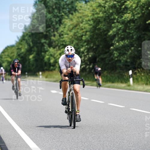 21.06.2026 - Viking Triathlon Michael Burmester http://msf.ph/oto/9867857 21.06.2026 12:21:41 Radfahren 100, 100, 102, 147, 161, 202, 214, 234, 249, 275, 321, 341, 399, 465, 469, 475, 505, 508, 533, 624, 632, 650 meine-sportfotos.de