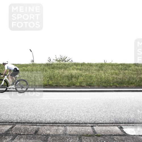 21.06.2026 - 29. Vierlanden-Triathlon H.Heesch http://msf.ph/oto/9867914 21.06.2026 10:42:15 Radfahren 90, 281, 410, 424 meine-sportfotos.de