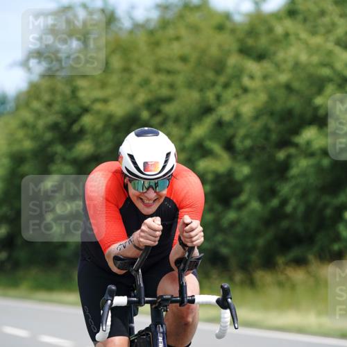 21.06.2026 - Viking Triathlon Michael Burmester http://msf.ph/oto/9867987 21.06.2026 12:21:58 Radfahren 41, 53, 83, 86, 100, 202, 205, 219, 238, 239, 243, 321, 324, 341, 429, 456, 467, 469, 533, 624, 632, 645, 668, 670 meine-sportfotos.de