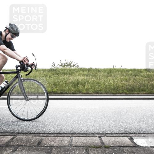 21.06.2026 - 29. Vierlanden-Triathlon H.Heesch http://msf.ph/oto/9867993 21.06.2026 10:43:13 Radfahren 19, 54, 259, 260, 392, 443, 467 meine-sportfotos.de