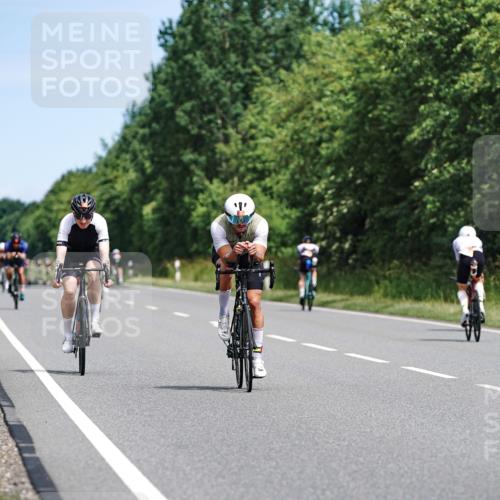 21.06.2026 - Viking Triathlon Michael Burmester http://msf.ph/oto/9868025 21.06.2026 12:22:18 Radfahren 53, 83, 94, 132, 192, 205, 219, 238, 239, 262, 318, 369, 429, 456, 467, 523, 548, 606, 644 meine-sportfotos.de