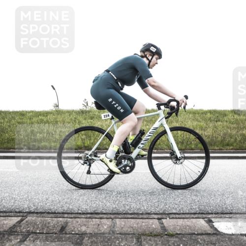 21.06.2026 - 29. Vierlanden-Triathlon H.Heesch http://msf.ph/oto/9868044 21.06.2026 10:43:37 Radfahren 103, 224, 230 meine-sportfotos.de