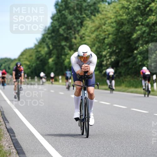 21.06.2026 - Viking Triathlon Michael Burmester http://msf.ph/oto/9868110 21.06.2026 12:22:28 Radfahren 94, 132, 134, 142, 192, 262, 279, 318, 329, 369, 442, 523, 548, 577, 606, 644 meine-sportfotos.de