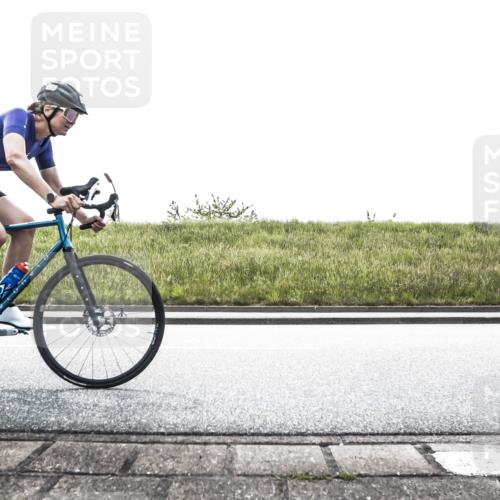 21.06.2026 - 29. Vierlanden-Triathlon H.Heesch http://msf.ph/oto/9868182 21.06.2026 10:45:17 Radfahren 37, 81, 88, 257, 271, 428 meine-sportfotos.de