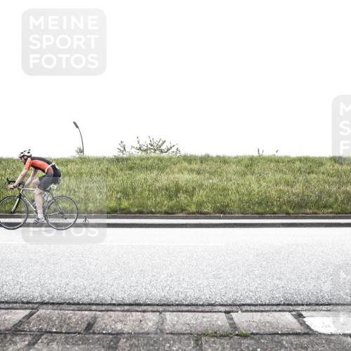 21.06.2026 - 29. Vierlanden-Triathlon H.Heesch http://msf.ph/oto/9868191 21.06.2026 10:45:23 Radfahren 36, 37, 81, 153, 161, 271, 428 meine-sportfotos.de