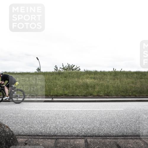 21.06.2026 - 29. Vierlanden-Triathlon H.Heesch http://msf.ph/oto/9868248 21.06.2026 12:12:15 Radfahren 294, 864, 873 meine-sportfotos.de