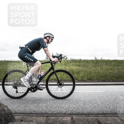 21.06.2026 - 29. Vierlanden-Triathlon H.Heesch http://msf.ph/oto/9868270 21.06.2026 12:12:57 Radfahren 851, 866 meine-sportfotos.de