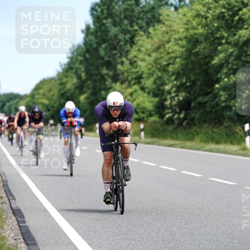 21.06.2026 - Viking Triathlon Michael Burmester http://msf.ph/oto/9868329 21.06.2026 12:23:31 Radfahren 8, 16, 65, 73, 98, 103, 119, 126, 136, 165, 177, 223, 225, 256, 256, 280, 380, 388, 457, 527, 546, 563, 569, 605, 615, 634, 654 meine-sportfotos.de