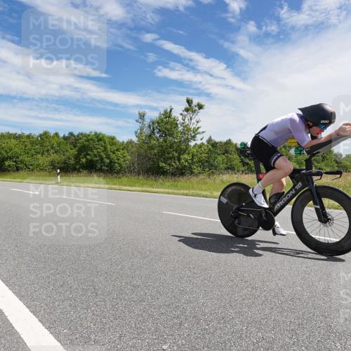 21.06.2026 - Viking Triathlon Michael Burmester http://msf.ph/oto/9868360 21.06.2026 11:47:36 Radfahren 24, 65, 74, 103, 115, 115, 122, 220, 270, 356, 416, 450, 464, 483, 483, 569 meine-sportfotos.de