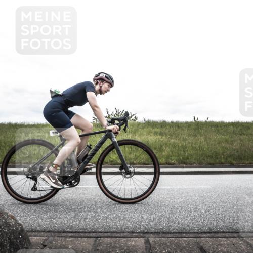 21.06.2026 - 29. Vierlanden-Triathlon H.Heesch http://msf.ph/oto/9868443 21.06.2026 12:16:47 Radfahren 805, 829 meine-sportfotos.de