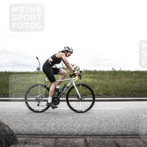 21.06.2026 - 29. Vierlanden-Triathlon H.Heesch http://msf.ph/oto/9868533 21.06.2026 12:18:27 Radfahren 813, 865 meine-sportfotos.de