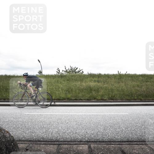 21.06.2026 - 29. Vierlanden-Triathlon H.Heesch http://msf.ph/oto/9868605 21.06.2026 12:20:16 Radfahren 647, 681 meine-sportfotos.de