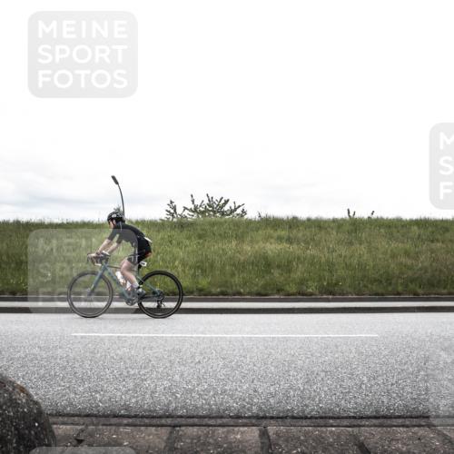 21.06.2026 - 29. Vierlanden-Triathlon H.Heesch http://msf.ph/oto/9868613 21.06.2026 12:20:42 Radfahren 238, 255, 830, 853 meine-sportfotos.de
