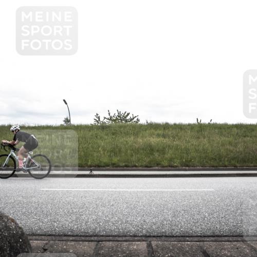 21.06.2026 - 29. Vierlanden-Triathlon H.Heesch http://msf.ph/oto/9868622 21.06.2026 12:20:47 Radfahren 255, 830, 853 meine-sportfotos.de