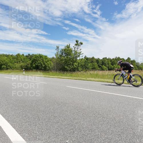 21.06.2026 - Viking Triathlon Michael Burmester http://msf.ph/oto/9868625 21.06.2026 11:49:50 Radfahren 40, 40, 93, 156, 156, 168, 207, 224, 254, 346, 393, 471, 482, 492, 493, 528, 629, 633 meine-sportfotos.de