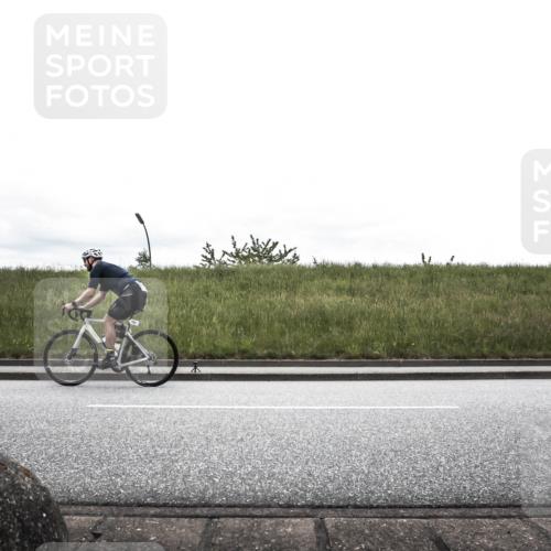 21.06.2026 - 29. Vierlanden-Triathlon H.Heesch http://msf.ph/oto/9868637 21.06.2026 12:21:26 Radfahren 727 meine-sportfotos.de
