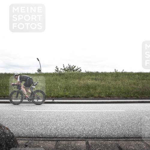21.06.2026 - 29. Vierlanden-Triathlon H.Heesch http://msf.ph/oto/9868642 21.06.2026 12:21:40 Radfahren 803, 810 meine-sportfotos.de