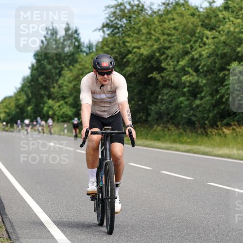 21.06.2026 - Viking Triathlon Michael Burmester http://msf.ph/oto/9868668 21.06.2026 12:24:26 Radfahren 164, 350, 358, 362, 362, 494, 660, 660 meine-sportfotos.de