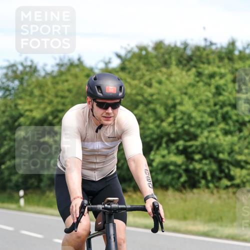 21.06.2026 - Viking Triathlon Michael Burmester http://msf.ph/oto/9868673 21.06.2026 12:24:27 Radfahren 164, 350, 358, 362, 362, 494, 660, 660 meine-sportfotos.de