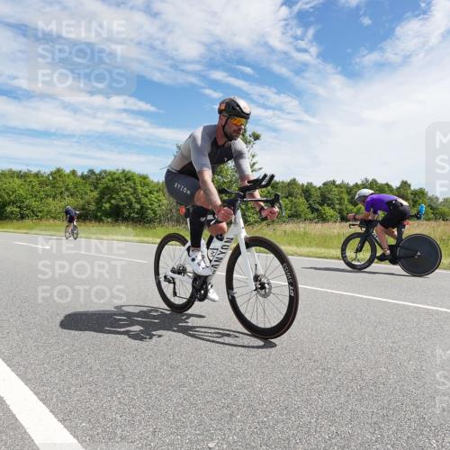 21.06.2026 - Viking Triathlon Michael Burmester http://msf.ph/oto/9868708 21.06.2026 11:50:35 Radfahren 33, 88, 92, 107, 151, 174, 229, 297, 351, 376, 385, 414, 422, 512, 557, 574, 618, 641, 641 meine-sportfotos.de