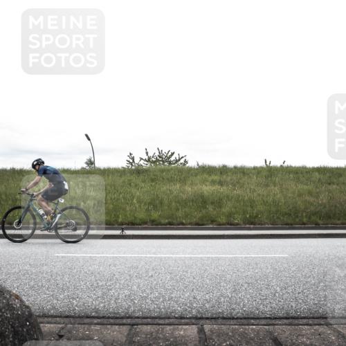 21.06.2026 - 29. Vierlanden-Triathlon H.Heesch http://msf.ph/oto/9868709 21.06.2026 12:22:57 Radfahren 718 meine-sportfotos.de