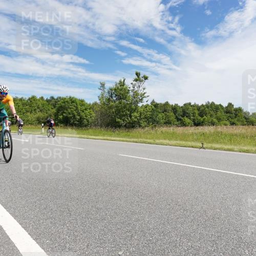 21.06.2026 - Viking Triathlon Michael Burmester http://msf.ph/oto/9868734 21.06.2026 11:50:39 Radfahren 33, 88, 92, 107, 151, 174, 195, 229, 351, 376, 385, 414, 422, 512, 557, 574, 618, 641, 641 meine-sportfotos.de