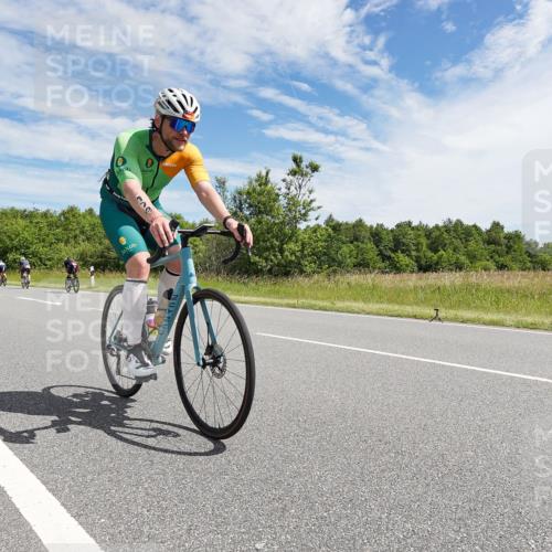 21.06.2026 - Viking Triathlon Michael Burmester http://msf.ph/oto/9868742 21.06.2026 11:50:40 Radfahren 33, 88, 92, 106, 107, 151, 174, 195, 229, 351, 376, 385, 414, 422, 512, 557, 574, 618, 641, 641 meine-sportfotos.de
