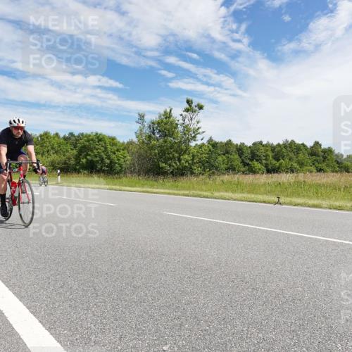 21.06.2026 - Viking Triathlon Michael Burmester http://msf.ph/oto/9868749 21.06.2026 11:50:45 Radfahren 88, 106, 107, 174, 195, 229, 376, 385, 422, 512, 574, 618, 641, 647 meine-sportfotos.de
