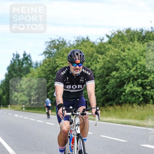 21.06.2026 - Viking Triathlon Michael Burmester http://msf.ph/oto/9868782 21.06.2026 12:24:51 Radfahren 48, 54, 166, 173, 176, 206, 208, 306, 313, 348, 350, 352, 565, 608, 660 meine-sportfotos.de
