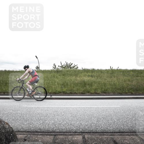 21.06.2026 - 29. Vierlanden-Triathlon H.Heesch http://msf.ph/oto/9868786 21.06.2026 12:25:28 Radfahren 105, 279, 705 meine-sportfotos.de