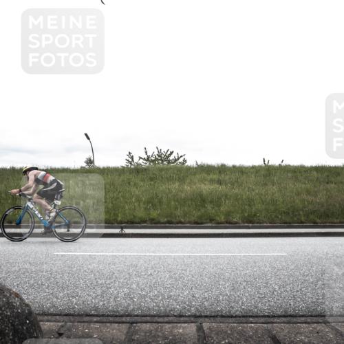21.06.2026 - 29. Vierlanden-Triathlon H.Heesch http://msf.ph/oto/9868797 21.06.2026 12:25:42 Radfahren 672, 823, 902 meine-sportfotos.de