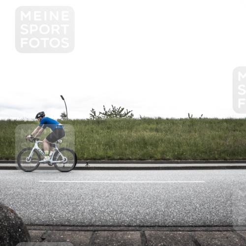 21.06.2026 - 29. Vierlanden-Triathlon H.Heesch http://msf.ph/oto/9868812 21.06.2026 12:26:43 Radfahren 648, 794 meine-sportfotos.de