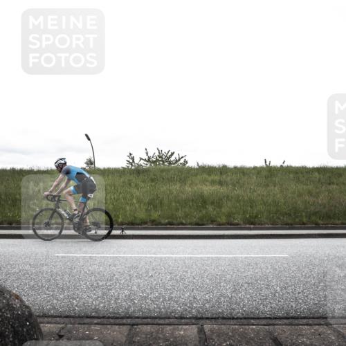 21.06.2026 - 29. Vierlanden-Triathlon H.Heesch http://msf.ph/oto/9868838 21.06.2026 12:27:15 Radfahren 17, 247, 256, 782, 800, 942 meine-sportfotos.de