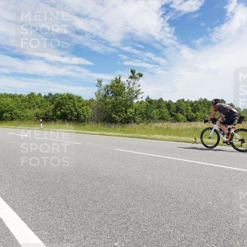 21.06.2026 - Viking Triathlon Michael Burmester http://msf.ph/oto/9868895 21.06.2026 11:52:28 Radfahren 27, 117, 184, 233, 516, 520, 660 meine-sportfotos.de